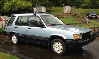 Illustration for article titled Another two-tone 4WD Tercel for sale